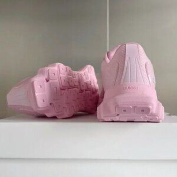 Alo Yoga Runner Pink Athletic Shoes - Picture 2 of 6